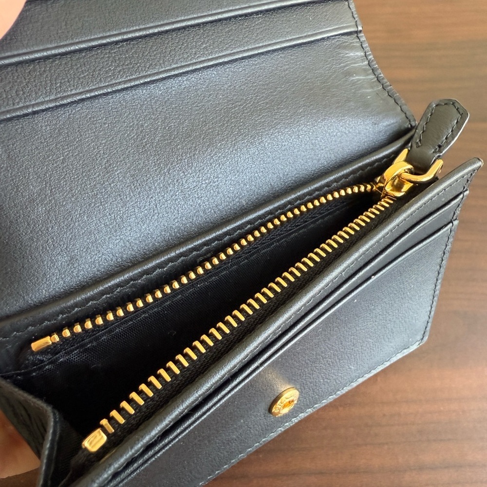 Prada Vitello Move Triangle Card Holder Wallet Black

Look brand new - Picture 12 of 13